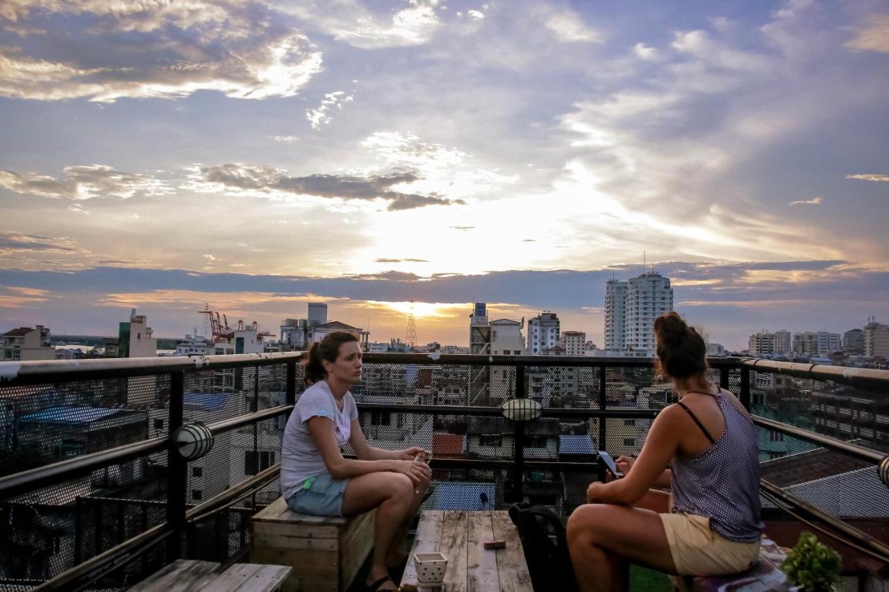 The Lodge Yangon Hostel Экстерьер фото