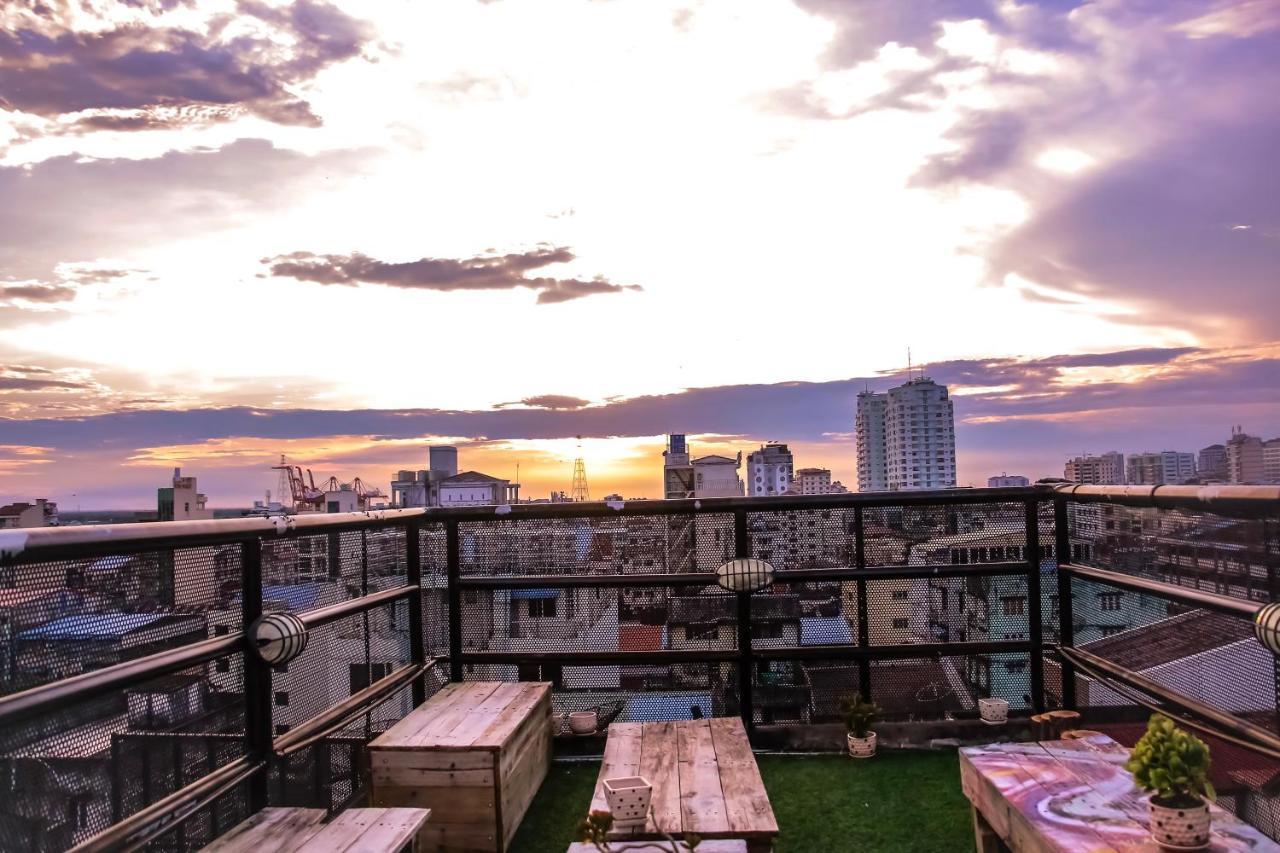 The Lodge Yangon Hostel Экстерьер фото