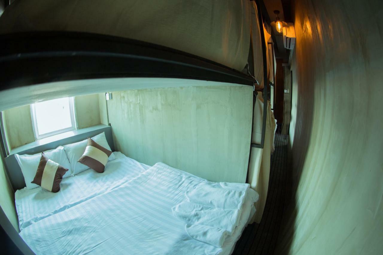 The Lodge Yangon Hostel Экстерьер фото