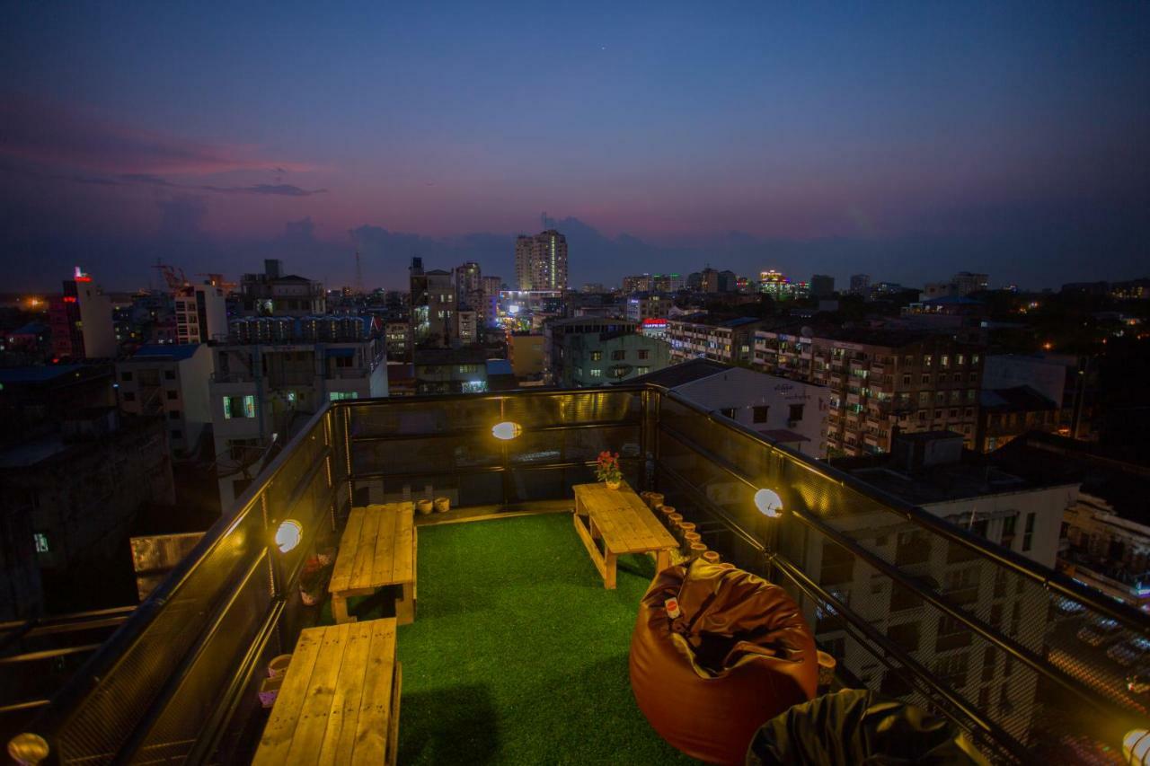 The Lodge Yangon Hostel Экстерьер фото