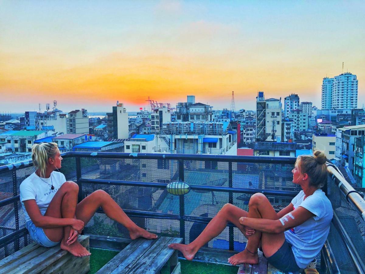 The Lodge Yangon Hostel Экстерьер фото