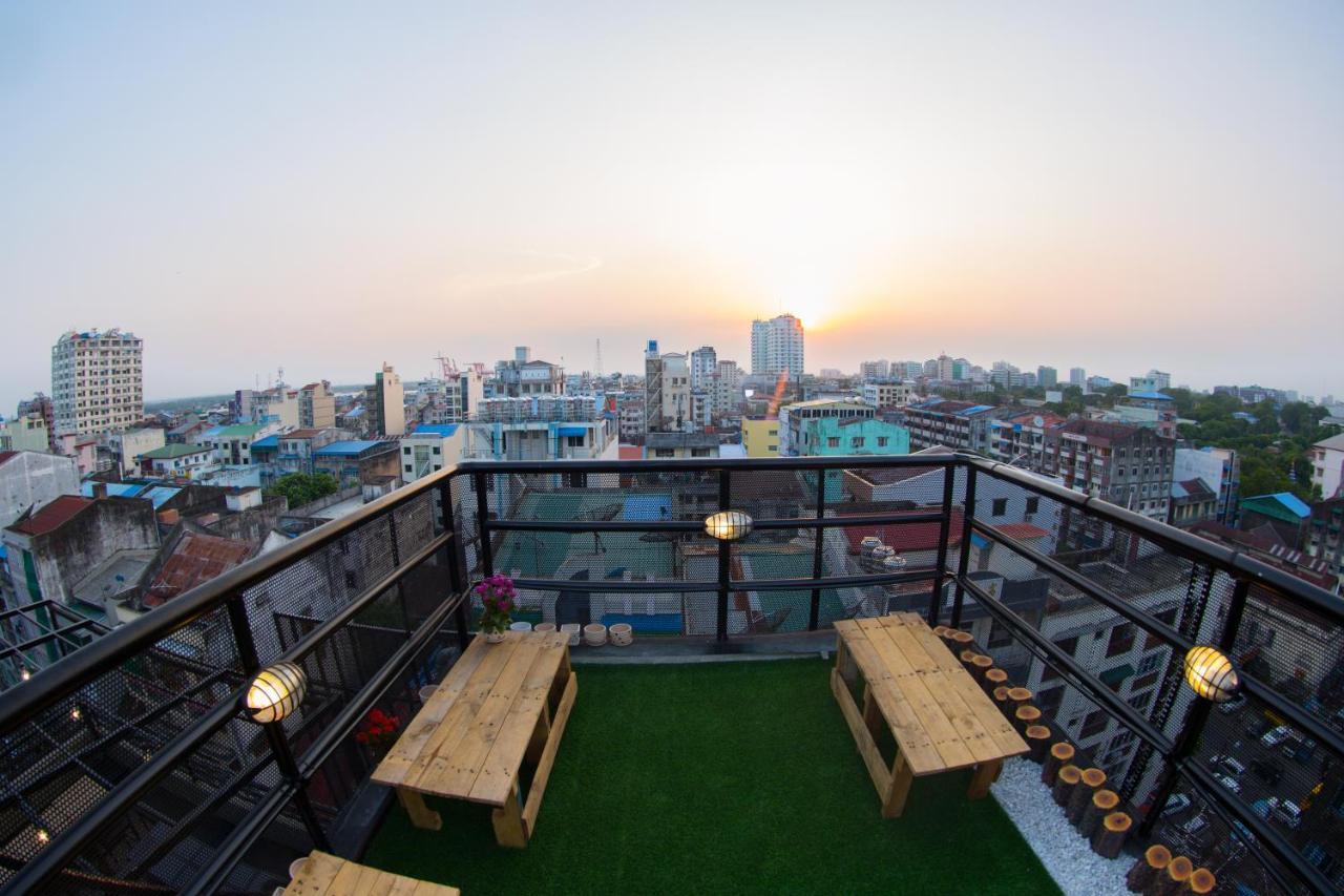 The Lodge Yangon Hostel Экстерьер фото